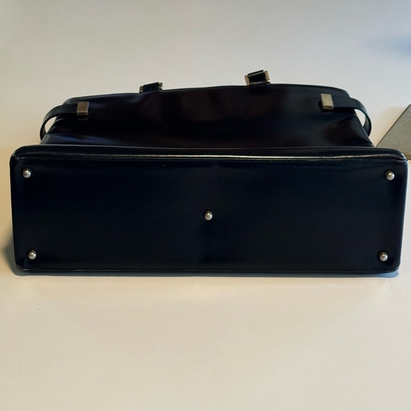 Gucci Vintage '90s Black Leather Tote in Fair Condition (interior peeling) - Picture 6 of 10